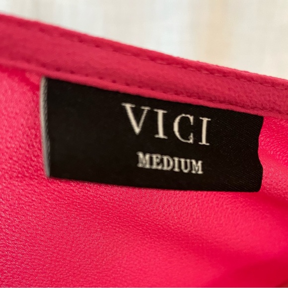 Women’s hot pink short sleeve flowy top size M - Picture 4 of 5